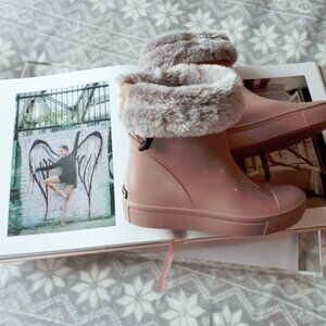 EUC Lemon Jelly rose pink faux fur PVC water resistant rainboots